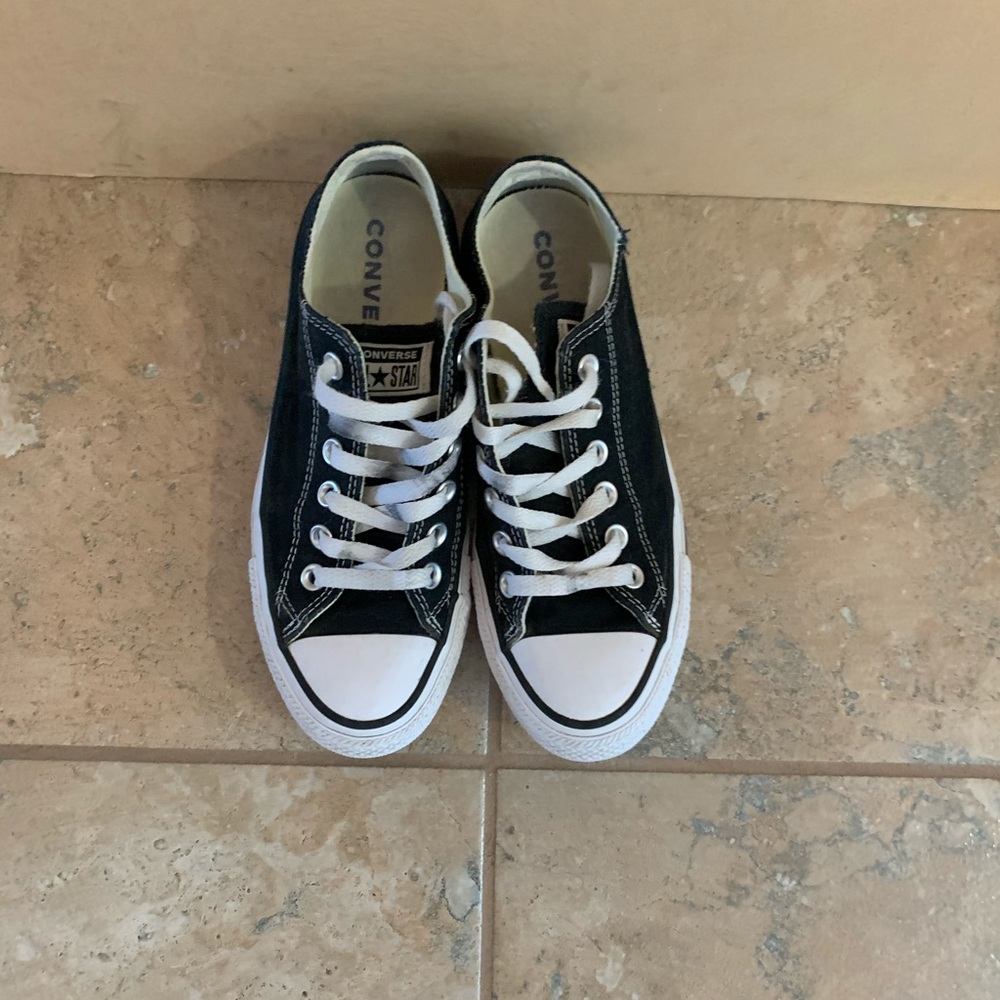 Used unisex Converse
